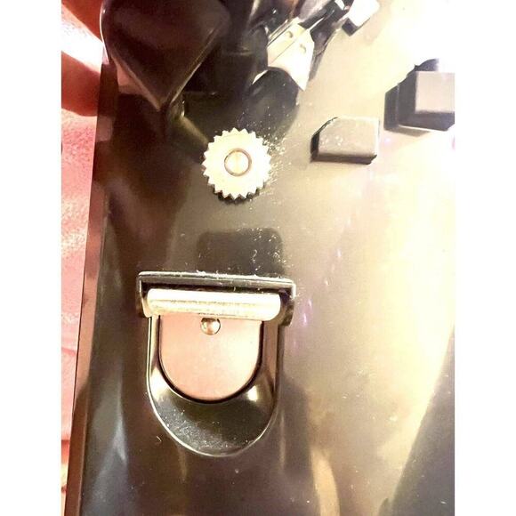 -ASSESORY Toastmaster Electric Can Opener, Bottle Opener, Knife Sharpener - Picture 3 of 5